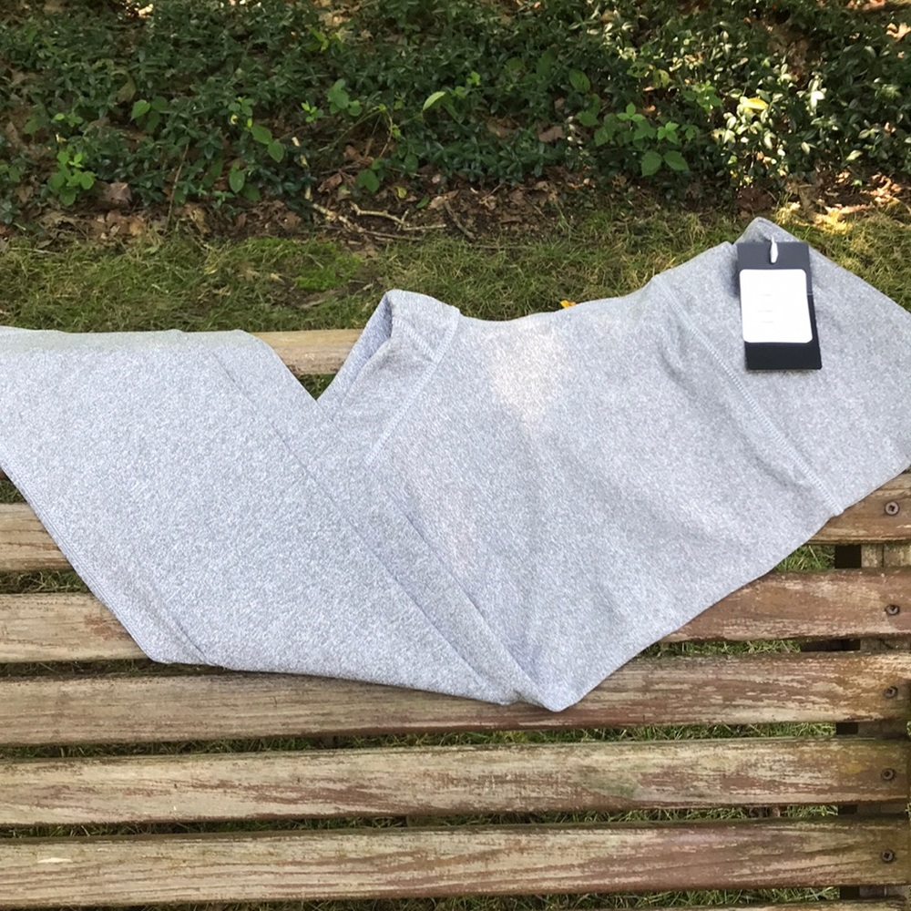 NWT, ZEALOTPOWER Large Gray Capri Leggings